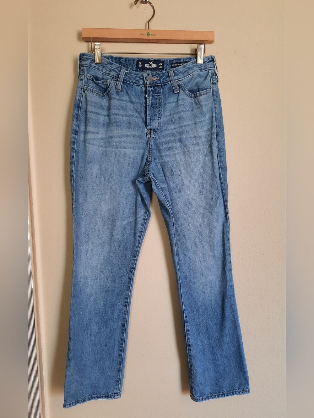 Hollister Women's High Rise Vintage Straight Light Wash Straight-Leg Jeans